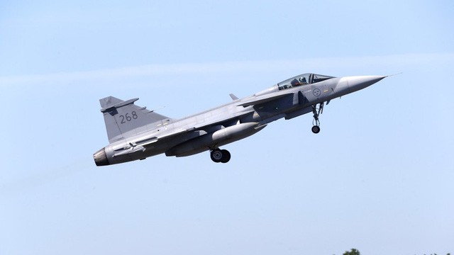 Một máy bay chiến đấu JAS 39 Gripen của Không quân Thụy Điển (Ảnh: Reuters).