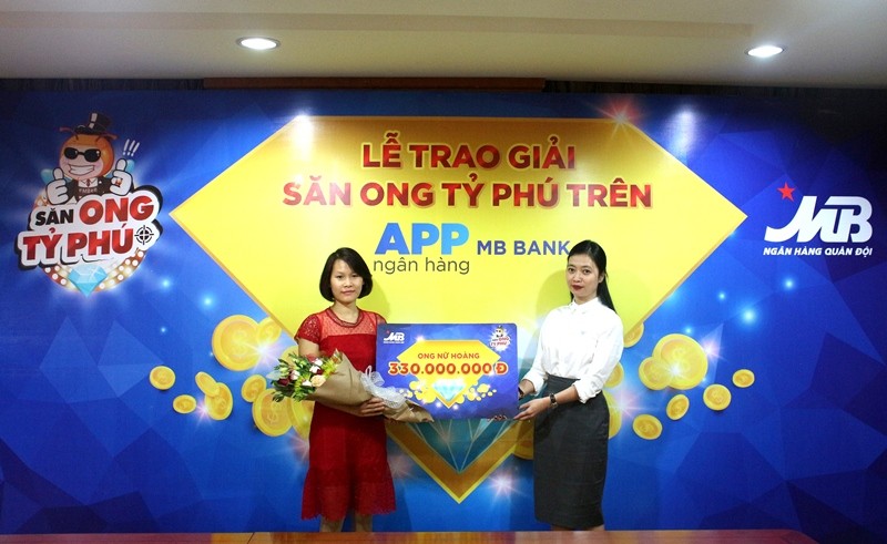 Khách hàng trúng tới 330 triệu đồng khi “săn ong tỷ phú” của App Ngân hàng MBBank