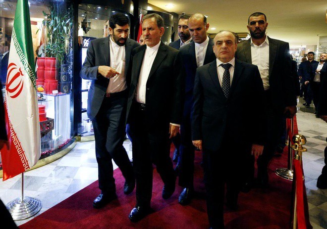 Thủ tướng Syria Imad Khamis (thứ 2 từ phải sang) trong cuộc tiếp đón Phó tổng thống Iran Eshaq Jahangiri (thứ 2 từ trái sang) tại Damascus hồi năm 2019. Ảnh:
Reuters.