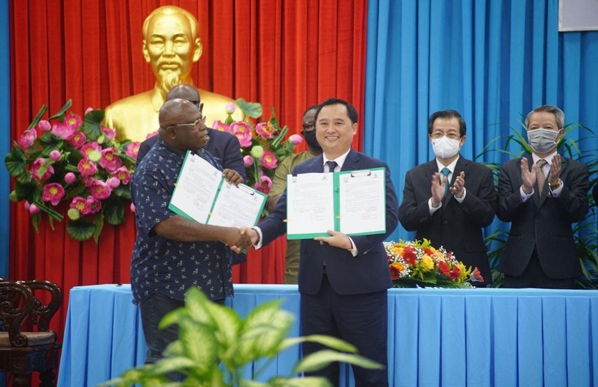 Angimex ký hợp đồng xuất khẩu gạo trị giá tỷ đô với nước CH SIERRA LEONE.