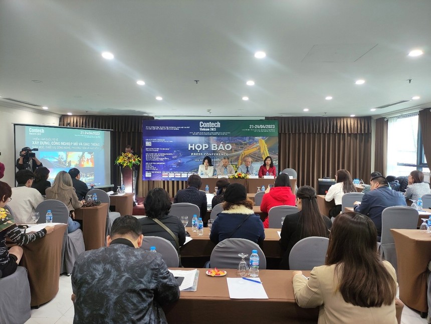 Theo Ban tổ chức,Contech Vietnam 2023 quy tụ nhiều doanh nghiệp Mỹ, EU, Hàn Quốc... giới thiệu sản phẩm máy xây dựng, máy công nghiệp mỏ, máy cắt CNC...