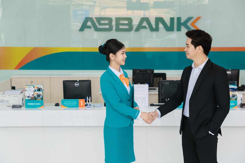 Việc triển khai các giải pháp tài chính chuyên biệt theo từng ngành nghề là bước đi thể hiện cam kết của ABBANK trong việc cá thể hóa dịch vụ tài chính, lấy khách hàng làm trọng tâm.