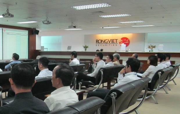 Chứng khoán Rồng Việt tung nhiều ưu đãi đặc biệt cho khách hàng