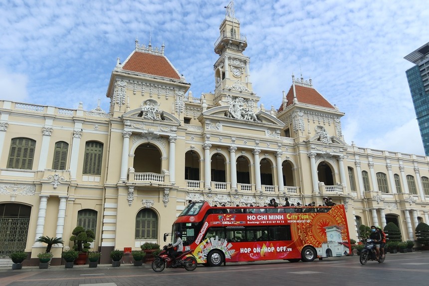 Theo phương án sắp xếp, TP.HCM sẽ giảm từ 21 cơ quan chuyên môn xuống còn 16 cơ quan. Ảnh: Lê Toàn