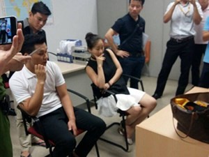 Chiêu thức giấu vàng của nữ tiếp viên hàng không