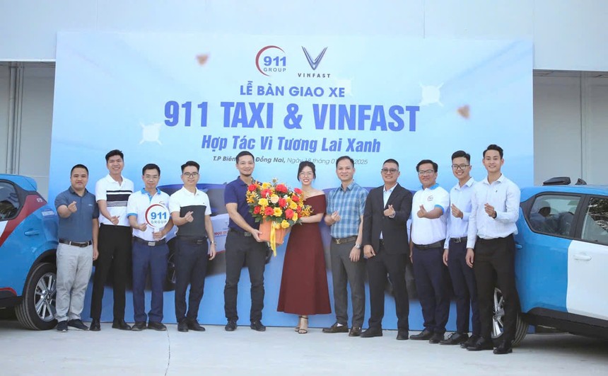 Hãng taxi "911 Taxi" đã chính thức nhận bàn giao đợt đầu từ VinFast và chính thức vận hành từ ngày 18/3