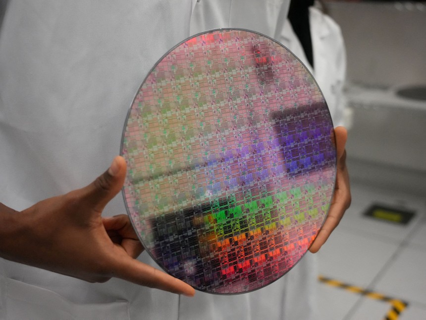 Mỹ hoãn áp thuế bổ sung đối với chip Trung Quốc đến tháng 6/2027