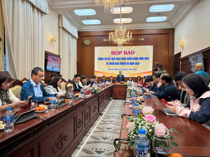 Toàn cảnh Họp báo.