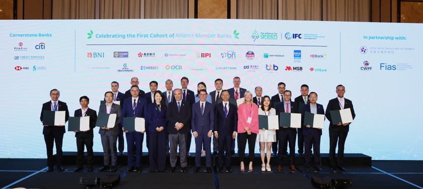 Bốn ngân hàng Việt tham gia Liên minh Các ngân hàng thương mại xanh của IFC 