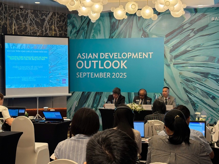 ADB nâng dự báo tăng trưởng kinh tế Việt Nam năm 2025, dự báo tốc độ tăng lạm phát sẽ giảm