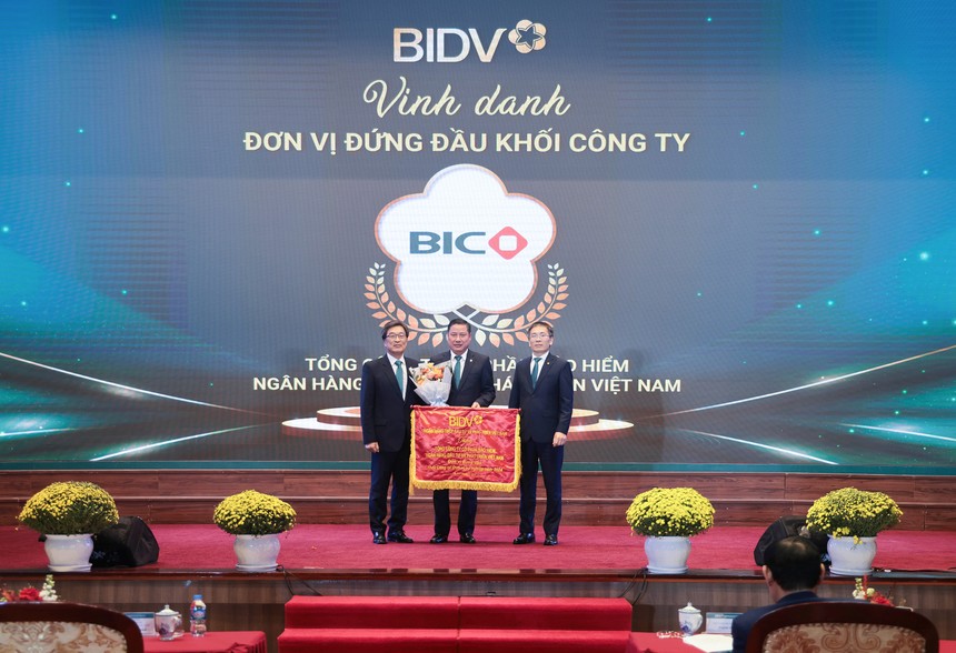 BIC nhận cờ dẫn đầu khối công ty thành viên của BIDV