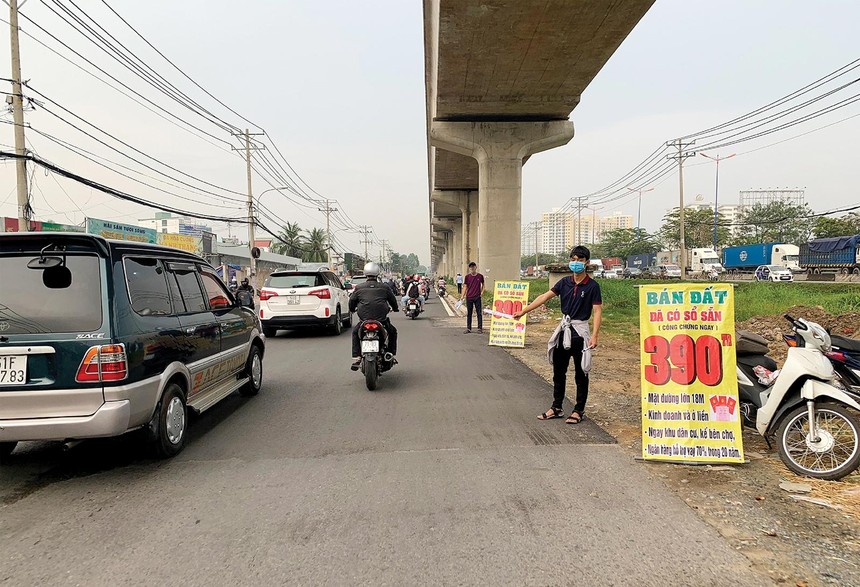 Rao bán đất như… bán rau. Ảnh: Lê Toàn