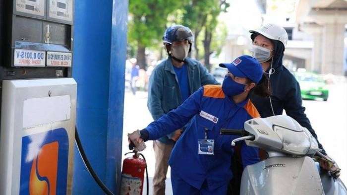 Uỷ ban Tài chính - Ngân sách của Quốc hội đề nghị Chính phủ nghiên cứu khả năng giảm chu kỳ điều hành giá để cập nhật hơn với biến động của thị trường thế giới (Ảnh minh hoạ)