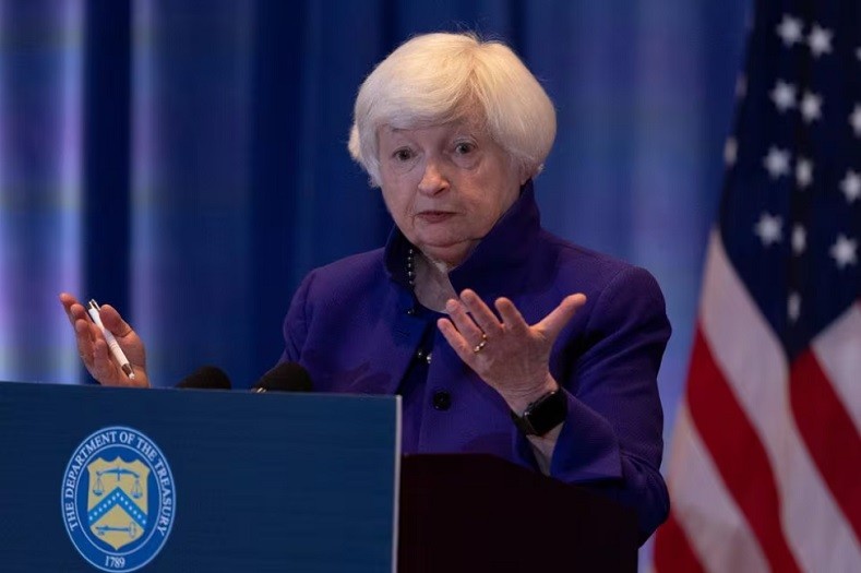 Bộ trưởng Tài chính Mỹ Janet Yellen tại buổi họp báo sau cuộc gặp với Phó thủ tướng Trung Quốc Hà Lập Phong tại thành phố San Francisco, bang California vào ngày 10/11/2023. Ảnh: Reuters