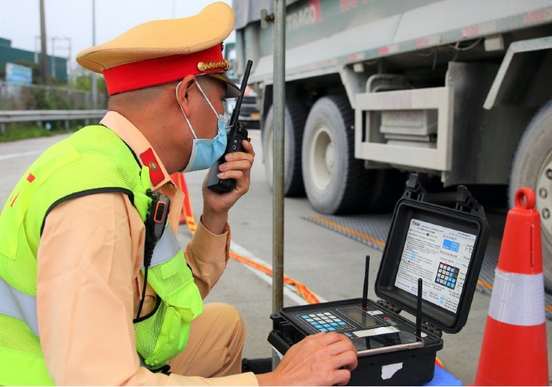 Lực lượng Cảnh sát giao thông đang phối hợp, tiếp nhận hoạt động sát hạch, cấp đổi giấy phép lái xe từ Bộ Giao thông - Vận tải. Ảnh minh họa