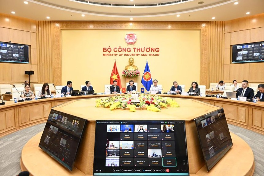 Hội nghị Bộ trưởng Kinh tế ASEAN đặc biệt lần thứ hai về đàm phán nâng cấp Hiệp định ATIGA, sáng 9/5.