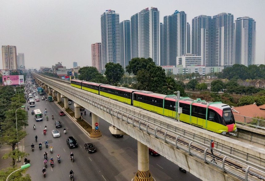 Các đoàn tàu thuộc Dự án đường sắt đô thị số 3, đoạn Nhổn - ga Hà Nội. 