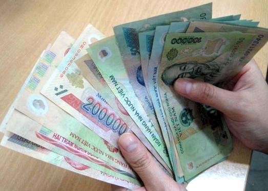 Hành vi treo biển "chỉ nhận tiền mặt" hoặc ghi nội dung chuyển khoản mập mờ như "trả tiền mượn", "tiền cafe", "tiền ship"... để cơ quan chức năng gặp khó khăn khi xác định doanh thu không làm giảm nghĩa vụ thuế. 