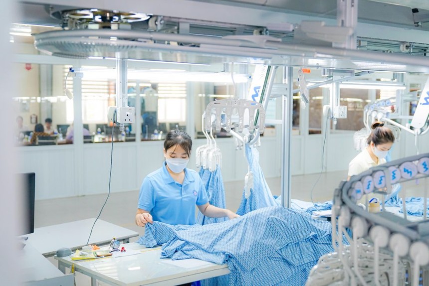 Thặng dư toàn ngành dệt may 5 tháng đầu năm 2025 đạt gần 7 tỷ USD.