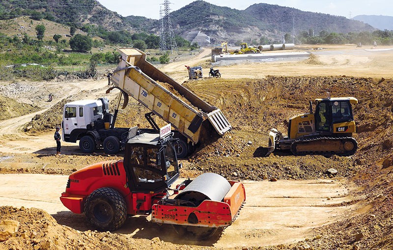 Nhiều dự án lớn đang tiếp tục được triển khai, hứa hẹn năm 2025 giải ngân vốn đầu tư công sẽ tích cực hơn. Ảnh: Đức Thanh