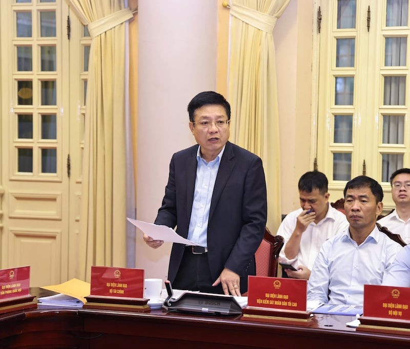 Thứ trưởng Bộ Tài chính Hồ Sỹ Hùng giới thiệu nội dung mới của Luật Doanh nghiệp. 