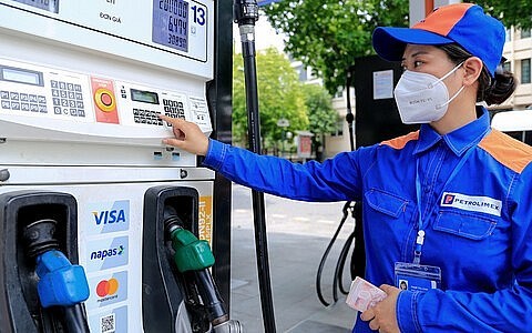 Giá bán lẻ xăng dầu đồng loạt tăng từ chiều 10/7.
