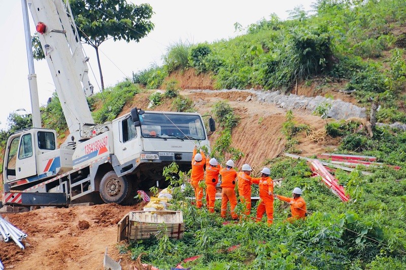Huy động tổng lực hoàn thành Dự án đường dây 500 kV Lào Cai - Vĩnh Yên