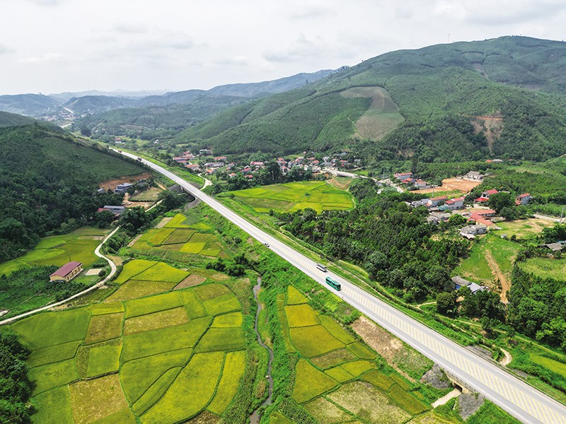 Quy định mở rộng giới hạn đầu tư vốn nhà nước để thành lập mới và bổ sung vốn điều lệ giúp doanh nghiệp nhà nước có đủ nguồn lực thực hiện tốt vai trò, sứ mệnh được giao phó. Ảnh: Đức Thanh