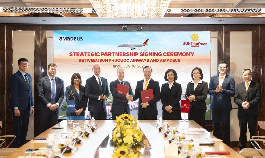 Lễ ký kết hợp tác chiến lược giữa Sun PhuQuoc Airways và Amadeus
