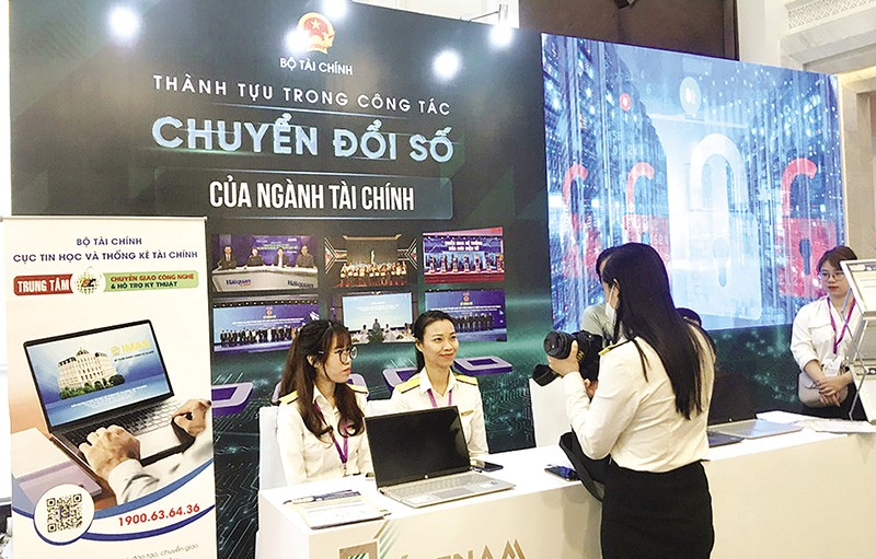 Ngành Tài chính tận dụng cơ hội chuyển đổi số để đổi mới toàn diện, xây dựng nền tài chính hiện đại, hiệu quả. Ảnh: Đức Minh