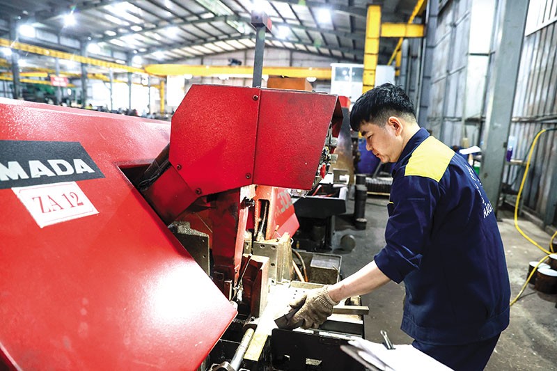 Công nghiệp chế biến, chế tạo tiếp tục là động lực cho tăng trưởng kinh tế, với giá trị tăng thêm cả năm ước tăng 10,71% - tức đạt mức tăng trưởng 2 con số. Ảnh: Đức Thanh