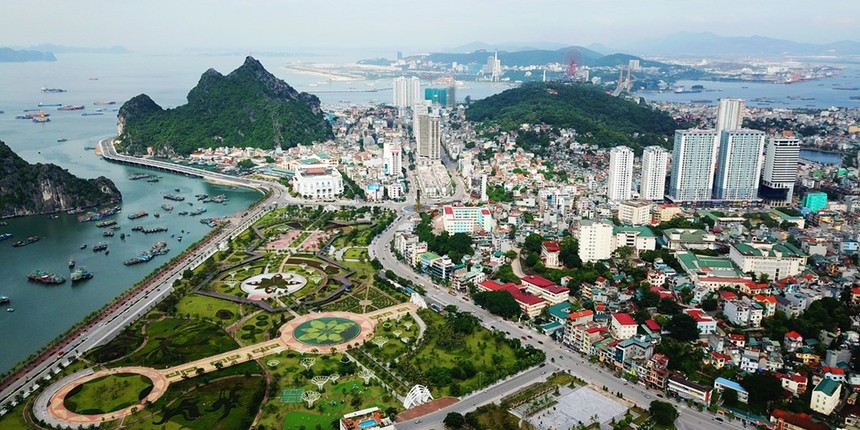Xây dựng Quảng Ninh giàu mạnh, văn minh, hiện đại, hạnh phúc, trở thành thành phố trực thuộc Trung ương trước năm 2030. Ảnh: Hùng Sơn.