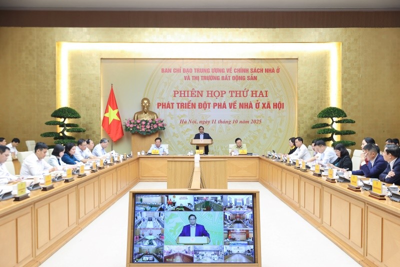 Thủ tướng chủ trì phiên họp thứ hai của Ban Chỉ đạo, tập trung thảo luận về phát triển đột phá nhà ở xã hội.