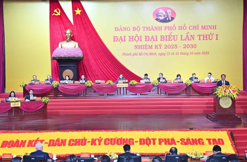Đại hội sẽ công bố và trao các quyết định của Bộ Chính trị, Ban Bí thư chỉ định Ban Chấp hành, Ban Thường vụ, Thường trực Thành ủy, Ủy ban Kiểm tra và Chủ nhiệm Ủy ban Kiểm tra Thành ủy. Ảnh: BTC.