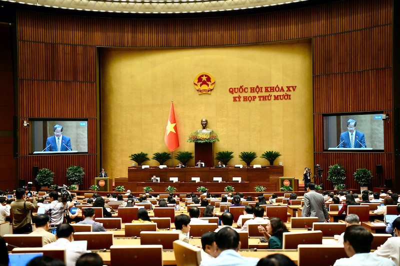 Quốc hội nghe tờ trình ba dự án luật về giáo dục.