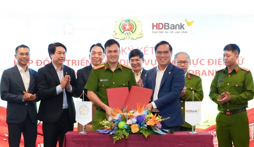 HDBank và Trung tâm Nghiên cứu, Ứng dụng Dữ liệu Dân cư và Căn cước công dân (Trung tâm RAR) – Bộ Công an đã ký kết thỏa thuận hợp tác chiến lược