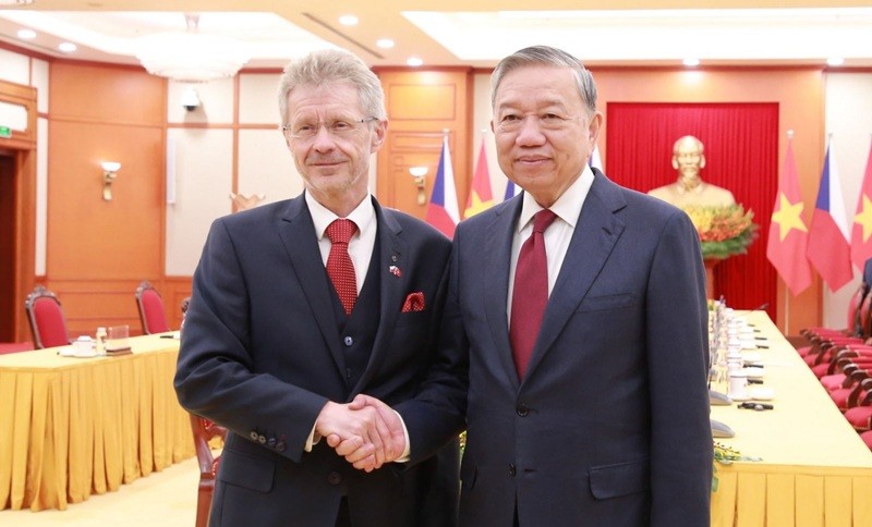 Tổng Bí thư Tô Lâm và Chủ tịch Thượng viện Quốc hội Cộng hòa Séc Milos Vystrcil. 