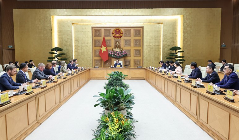 Thủ tướng Phạm Minh Chính chủ trì buổi tiếp Hội đồng Kinh doanh EU - ASEAN (EU - ABC) và Hiệp hội Doanh nghiệp châu Âu tại Việt Nam (EuroCham)