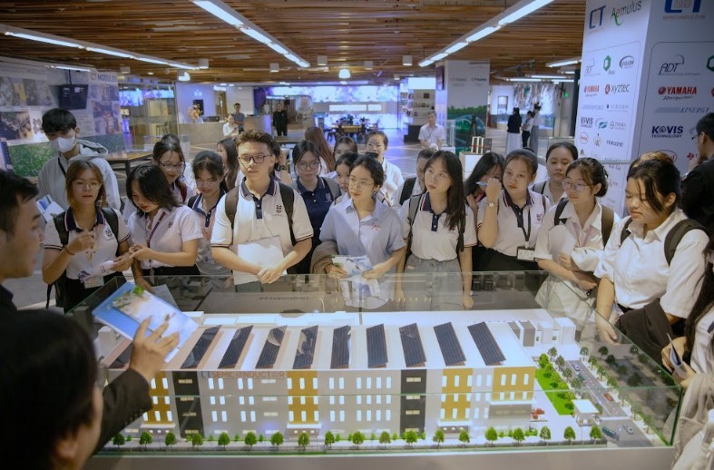CT Innovation Hub 4.0 đón hàng ngàn sinh viên trong nước và quốc tế đến tham quan và học hỏi.