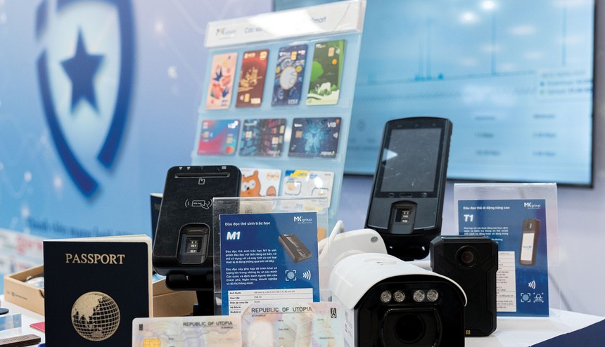 Bảo mật dữ liệu cần thực hiện xuyên suốt vòng đời dữ liệu - từ thu thập, xác thực, xử lý, lưu trữ đến chia sẻ và khai thác