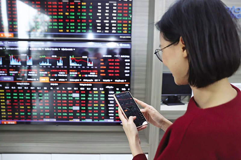 Không chỉ áp đảo về số lượng, nhà đầu tư cá nhân còn chiếm khoảng 85-95% tổng giá trị giao dịch toàn thị trường 