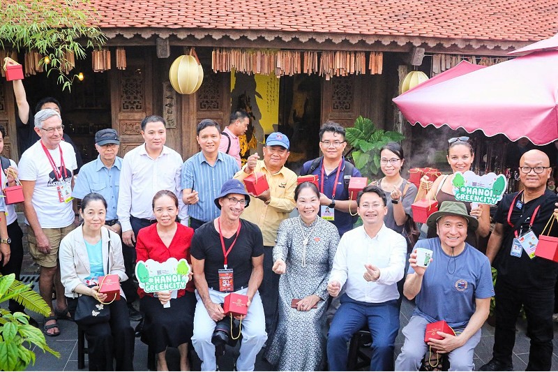 Năm 2025, du lịch Thủ đô ghi dấu ấn tăng trưởng mạnh khi đón hơn 33,7 triệu lượt khách, trong đó khách quốc tế đạt 7,82 triệu lượt.