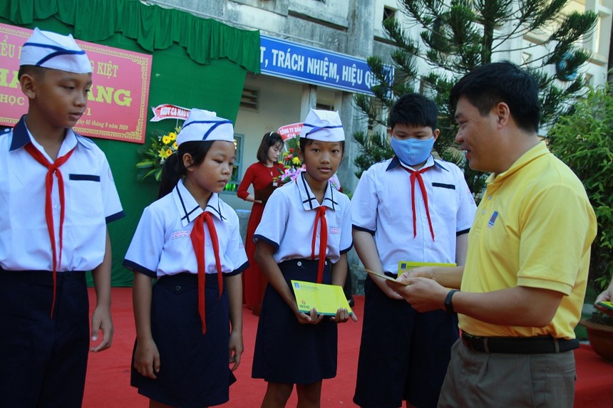 Đạm Cà Mau khởi động chương trình học bổng năm thứ 8