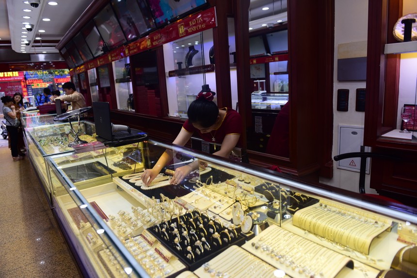 Giá vàng hôm nay ngày 26/11: Vàng nhẫn lập đỉnh mới, tăng gần 2 triệu đồng/lượng trong một tuần