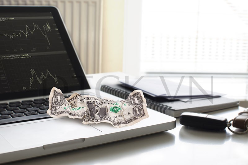 Chứng khoán phái sinh quốc tế: Miếng pho mát trong bẫy chuột (Bài 2) - Rủi ro giao dịch “lách luật”