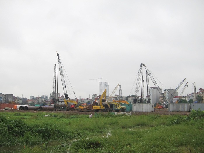 Goldmark City đang được đơn vị thi công tập kết máy móc từ 2 tháng nay
