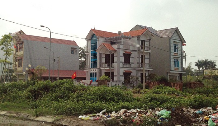 Những lô đất khu tái định cư tại Vĩnh Ngọc (Đông Anh) đã tăng khoảng 4 - 5 triệu đồng/m2 so với thời điểm trước khi thông xe cầu Nhật Tân.
Ảnh: Nguyên Minh