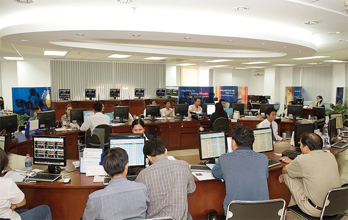 NĐT có xu hướng giao dịch đón đầu những doanh nghiệp dự kiến có kết quả kinh doanh tăng trưởng