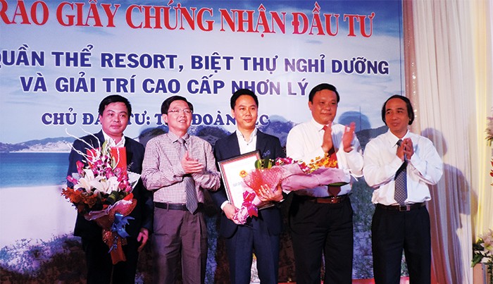 FLC nhận giấy chứng nhận đầu tư vào 
Bình Định 
