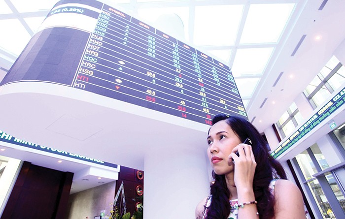 Nhiều nhà đầu tư tỏ ra khá tin tưởng vào cơ hội thị trường nửa cuối năm nay.
Ảnh: Lê Toàn